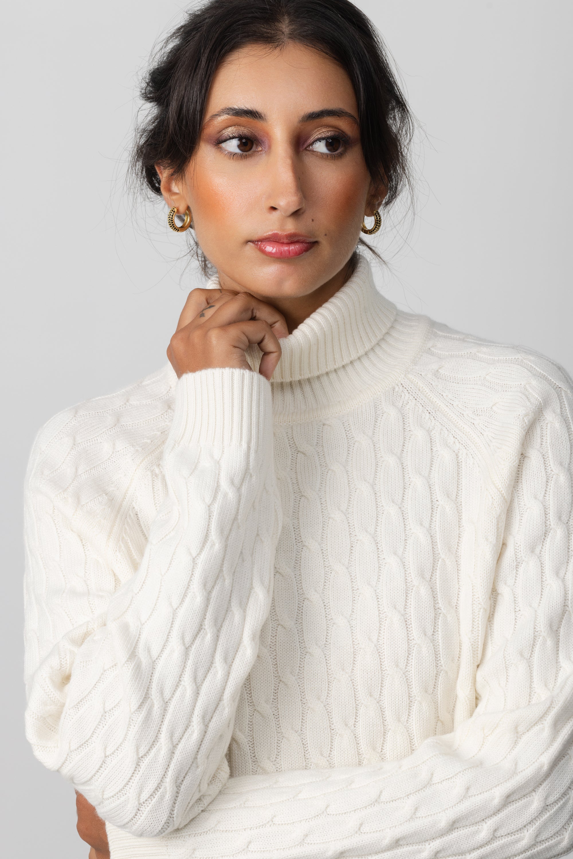 MERINO WOOL CABLE TURTLENECK